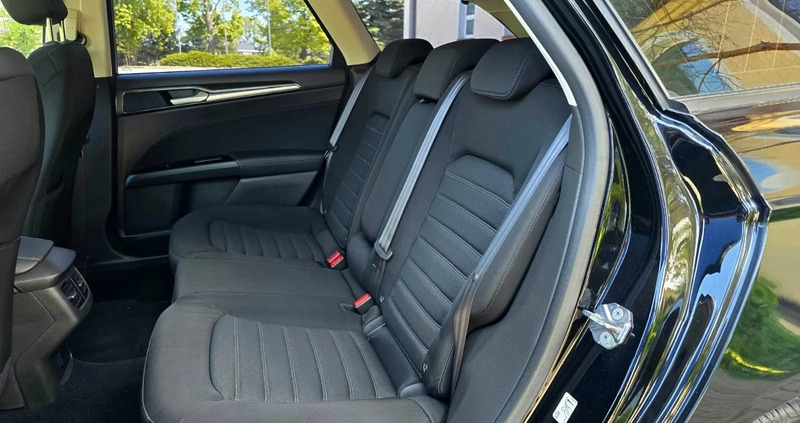 Ford Mondeo cena 67900 przebieg: 190900, rok produkcji 2020 z Iława małe 352